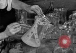 Standbild schneiden Glas machen United States USA, 1919, aus Sekunde 9 historischem Filmmaterial Videoclip 65675072549