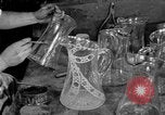 Standbild schneiden Glas machen United States USA, 1919, aus Sekunde 12 historischem Filmmaterial Videoclip 65675072549