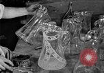 Standbild schneiden Glas machen United States USA, 1919, aus Sekunde 15 historischem Filmmaterial Videoclip 65675072549