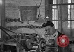 Standbild schneiden Glas machen United States USA, 1919, aus Sekunde 50 historischem Filmmaterial Videoclip 65675072549