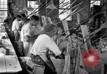 Standbild schneiden Glas machen United States USA, 1919, aus Sekunde 56 historischem Filmmaterial Videoclip 65675072549