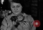 Standbild Gravur Becher United States USA, 1919, aus Sekunde 43 historischem Filmmaterial Videoclip 65675072550