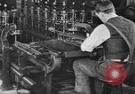 Standbild Gravur Becher United States USA, 1919, aus Sekunde 48 historischem Filmmaterial Videoclip 65675072550