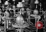 Standbild Gravur Becher United States USA, 1919, aus Sekunde 59 historischem Filmmaterial Videoclip 65675072550