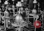 Standbild Gravur Becher United States USA, 1919, aus Sekunde 60 historischem Filmmaterial Videoclip 65675072550