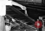 Standbild chicken anheben United States USA, 1919, aus Sekunde 22 historischem Filmmaterial Videoclip 65675072551