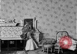 Image Maison de poupée United States USA, 1919, de la seconde 57 séquences d'archives historiques vidéo 65675072552