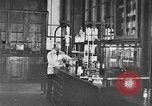 Immagine di La raffinazione dello zucchero New York United States USA, 1922, secondo 9 filmato di repertorio 65675072554