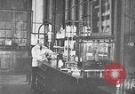 Immagine di La raffinazione dello zucchero New York United States USA, 1922, secondo 15 filmato di repertorio 65675072554