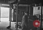 Immagine di La raffinazione dello zucchero New York United States USA, 1922, secondo 16 filmato di repertorio 65675072554