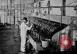 Immagine di La raffinazione dello zucchero New York United States USA, 1922, secondo 46 filmato di repertorio 65675072554
