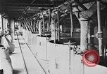 Immagine di La raffinazione dello zucchero New York United States USA, 1922, secondo 51 filmato di repertorio 65675072554