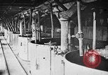 Immagine di La raffinazione dello zucchero New York United States USA, 1922, secondo 56 filmato di repertorio 65675072554