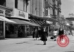 Standbild Kurfürstendamm Avenue Berlin Deutschland, 1953, aus Sekunde 15 historischem Filmmaterial Videoclip 65675072559