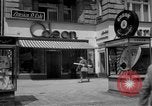 Standbild Kurfürstendamm Avenue Berlin Deutschland, 1953, aus Sekunde 33 historischem Filmmaterial Videoclip 65675072559