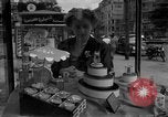 Standbild Kurfürstendamm Avenue Berlin Deutschland, 1953, aus Sekunde 58 historischem Filmmaterial Videoclip 65675072559