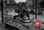 Standbild Kurfürstendamm Avenue Berlin Deutschland, 1953, aus Sekunde 60 historischem Filmmaterial Videoclip 65675072559