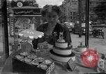 Standbild Kurfürstendamm Avenue Berlin Deutschland, 1953, aus Sekunde 61 historischem Filmmaterial Videoclip 65675072559