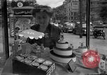Standbild Kurfürstendamm Avenue Berlin Deutschland, 1953, aus Sekunde 62 historischem Filmmaterial Videoclip 65675072559