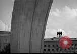 Standbild Luftbrückendenkmals Berlin Deutschland, 1953, aus Sekunde 31 historischem Filmmaterial Videoclip 65675072560