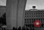 Standbild Luftbrückendenkmals Berlin Deutschland, 1953, aus Sekunde 33 historischem Filmmaterial Videoclip 65675072560