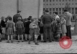 Standbild Luftbrückendenkmals Berlin Deutschland, 1953, aus Sekunde 41 historischem Filmmaterial Videoclip 65675072560