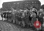Standbild Luftbrückendenkmals Berlin Deutschland, 1953, aus Sekunde 44 historischem Filmmaterial Videoclip 65675072560