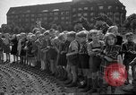 Standbild Luftbrückendenkmals Berlin Deutschland, 1953, aus Sekunde 54 historischem Filmmaterial Videoclip 65675072560