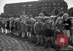 Standbild Luftbrückendenkmals Berlin Deutschland, 1953, aus Sekunde 58 historischem Filmmaterial Videoclip 65675072560