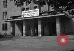 Immagine di Civili tedesco Berlino Germania, 1953, secondo 11 filmato di repertorio 65675072561
