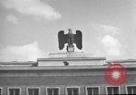 Immagine di Civili tedesco Berlino Germania, 1953, secondo 21 filmato di repertorio 65675072561