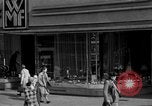 Immagine di Civili tedesco Berlino Germania, 1953, secondo 32 filmato di repertorio 65675072561