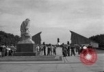 Immagine di Il russo Memorial Park Berlino Germania, 1953, secondo 15 filmato di repertorio 65675072568