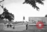 Immagine di Il russo Memorial Park Berlino Germania, 1953, secondo 40 filmato di repertorio 65675072568