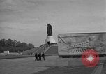 Immagine di Il russo Memorial Park Berlino Germania, 1953, secondo 44 filmato di repertorio 65675072568