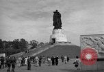 Immagine di Il russo Memorial Park Berlino Germania, 1953, secondo 51 filmato di repertorio 65675072568