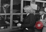 Immagine di Civili tedesco Germania, 1948, secondo 11 filmato di repertorio 65675072576