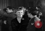 Immagine di Civili tedesco Germania, 1948, secondo 58 filmato di repertorio 65675072576