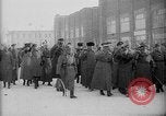 Standbild russischen Truppen Ersten Weltkrieg dekoriert Jekaterinburg Russland, 1918, aus Sekunde 38 historischem Filmmaterial Videoclip 65675072595