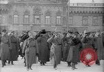 Standbild russischen Truppen Ersten Weltkrieg dekoriert Jekaterinburg Russland, 1918, aus Sekunde 52 historischem Filmmaterial Videoclip 65675072595