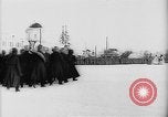 Image outdoor church service en Sibérie, 1918, de la seconde 20 séquences d'archives historiques vidéo 65675072599
