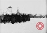 Image outdoor church service en Sibérie, 1918, de la seconde 23 séquences d'archives historiques vidéo 65675072599