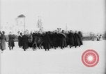 Image outdoor church service en Sibérie, 1918, de la seconde 26 séquences d'archives historiques vidéo 65675072599