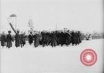 Image outdoor church service en Sibérie, 1918, de la seconde 29 séquences d'archives historiques vidéo 65675072599