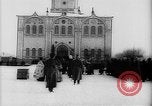 Image outdoor church service en Sibérie, 1918, de la seconde 42 séquences d'archives historiques vidéo 65675072599