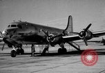 Standbild C-54 Skymaster Kansas United States USA, 1946, aus Sekunde 16 historischem Filmmaterial Videoclip 65675072604