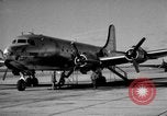 Standbild C-54 Skymaster Kansas United States USA, 1946, aus Sekunde 20 historischem Filmmaterial Videoclip 65675072604