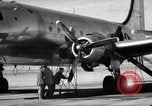 Standbild C-54 Skymaster Kansas United States USA, 1946, aus Sekunde 27 historischem Filmmaterial Videoclip 65675072604