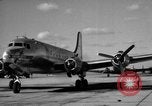 Standbild C-54 Skymaster Kansas United States USA, 1946, aus Sekunde 53 historischem Filmmaterial Videoclip 65675072604