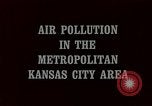 Immagine di Inquinamento atmosferico Kansas United States USA, 1967, secondo 15 filmato di repertorio 65675072631
